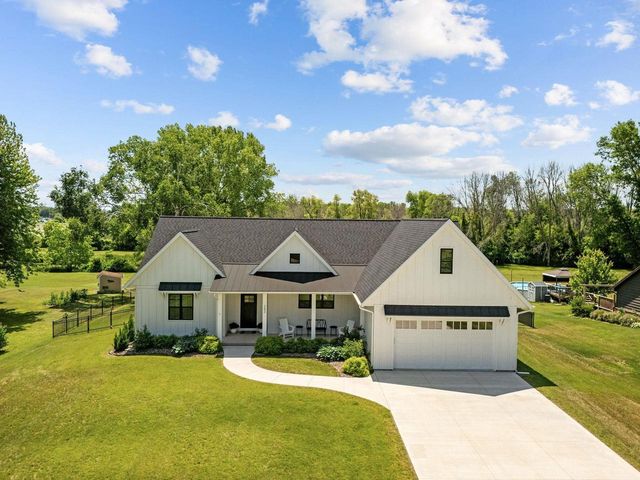 383 Palmer Avenue, Green Lake, WI 54941
