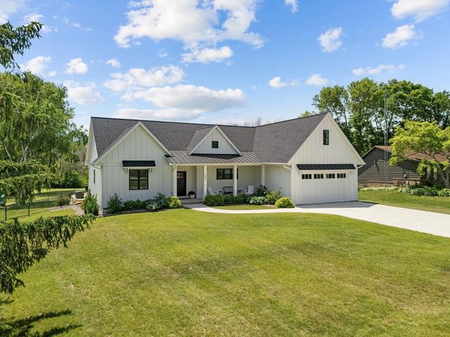 383 Palmer Avenue, Green Lake, WI 54941