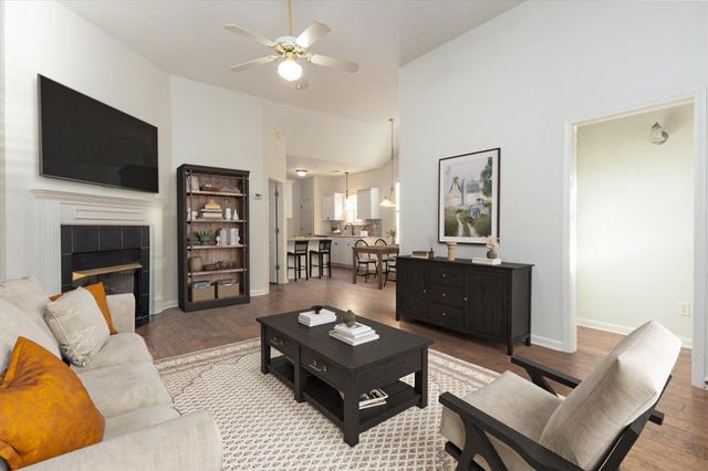 146 HARBOR CREEK DR, Memphis, TN 38103