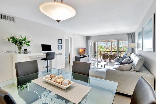 3930 Inverrary Blvd 405-D, Lauderhill, FL 33319