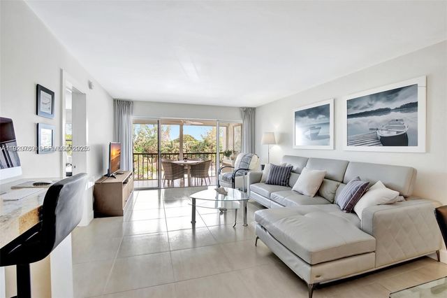 3930 Inverrary Blvd 405-D, Lauderhill, FL 33319