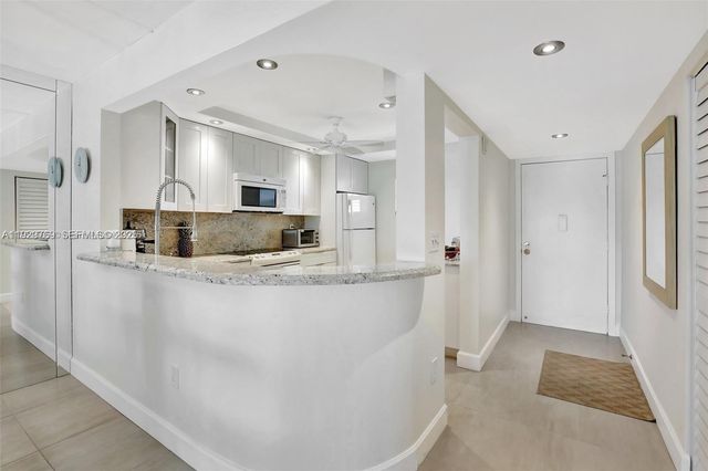 3930 Inverrary Blvd 405-D, Lauderhill, FL 33319