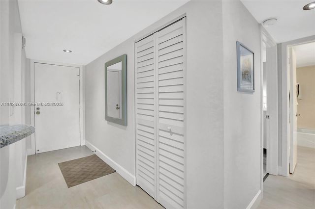 3930 Inverrary Blvd 405-D, Lauderhill, FL 33319