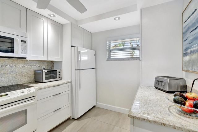 3930 Inverrary Blvd 405-D, Lauderhill, FL 33319