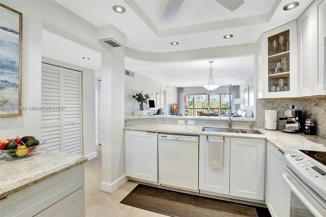 3930 Inverrary Blvd 405-D, Lauderhill, FL 33319