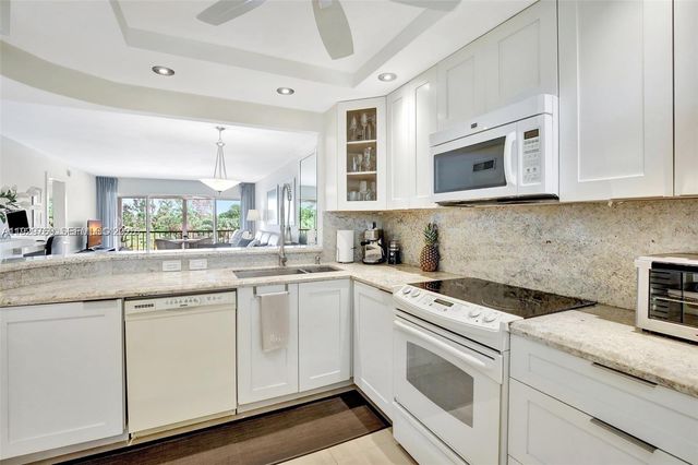 3930 Inverrary Blvd 405-D, Lauderhill, FL 33319