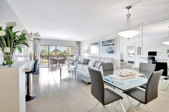 3930 Inverrary Blvd 405-D, Lauderhill, FL 33319