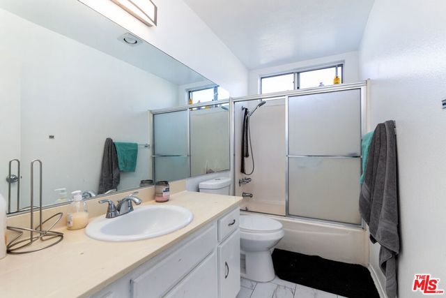 15214 S Raymond Avenue 111, Gardena, CA 90247