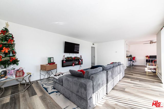 15214 S Raymond Avenue 111, Gardena, CA 90247