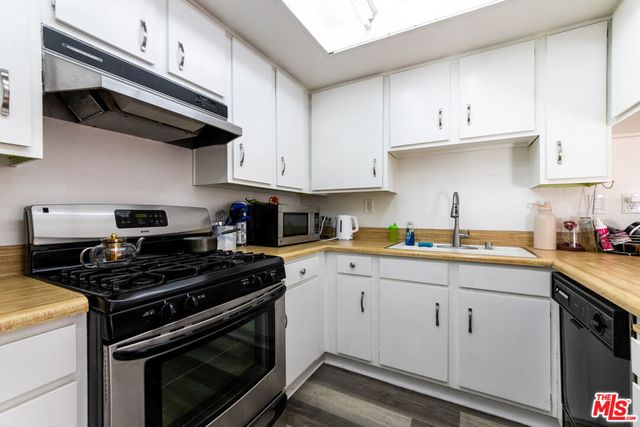 15214 S Raymond Avenue 111, Gardena, CA 90247