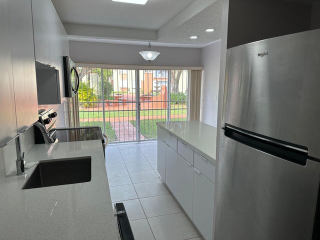 9331 SW 4th St 104 B, Miami, FL 33174