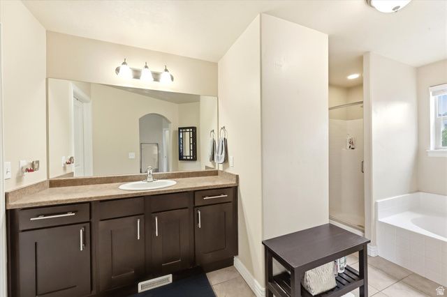 1823 W 2300 S, Woods Cross, UT 84087