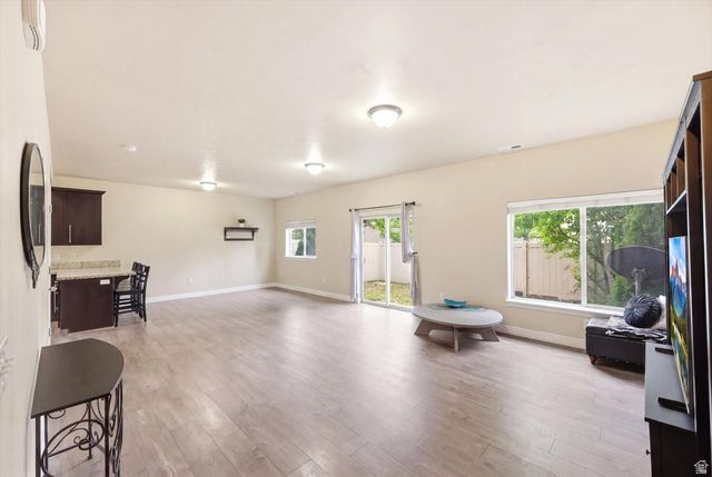 1823 W 2300 S, Woods Cross, UT 84087