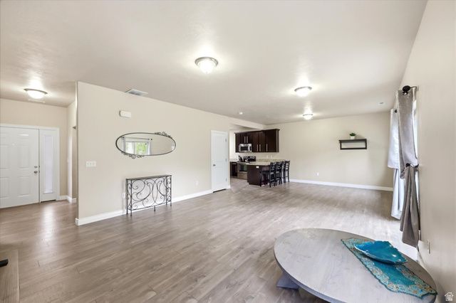 1823 W 2300 S, Woods Cross, UT 84087
