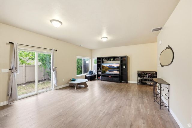 1823 W 2300 S, Woods Cross, UT 84087