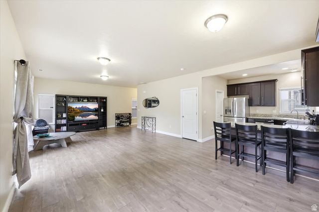 1823 W 2300 S, Woods Cross, UT 84087