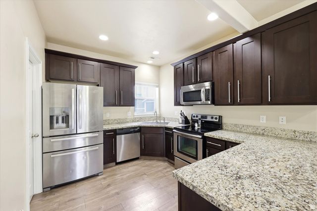 1823 W 2300 S, Woods Cross, UT 84087