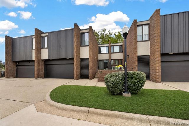 1243 Navarre Place, Detroit, MI 48207