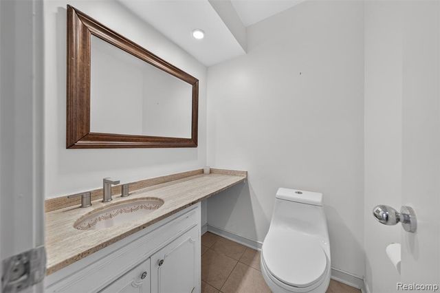 1243 Navarre Place, Detroit, MI 48207