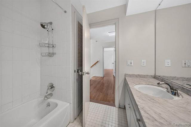 1243 Navarre Place, Detroit, MI 48207