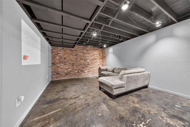 1243 Navarre Place, Detroit, MI 48207
