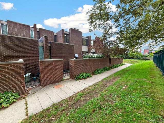 1243 Navarre Place, Detroit, MI 48207