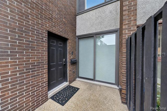 1243 Navarre Place, Detroit, MI 48207