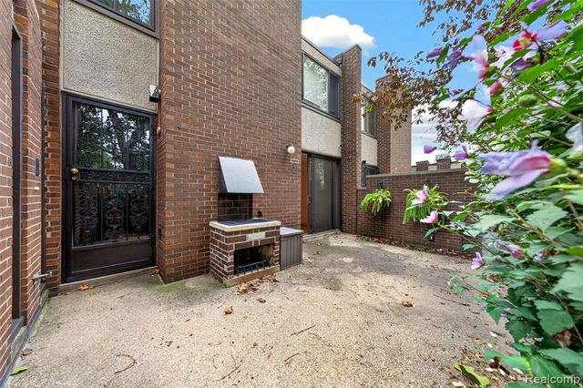1243 Navarre Place, Detroit, MI 48207