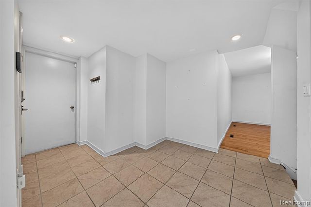 1243 Navarre Place, Detroit, MI 48207