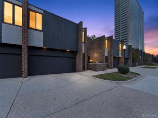 1243 Navarre Place, Detroit, MI 48207