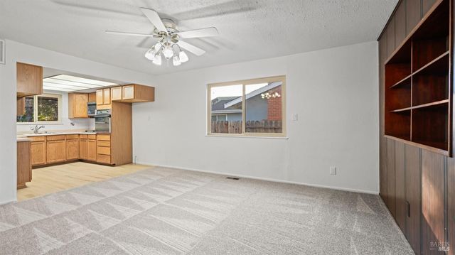 209 Begonia Blvd, Fairfield, CA 94533