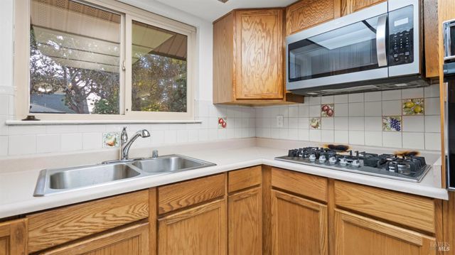 209 Begonia Blvd, Fairfield, CA 94533