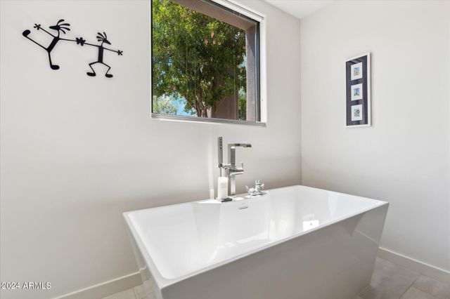 10040 E HAPPY VALLEY Road 243, Scottsdale, AZ 85255