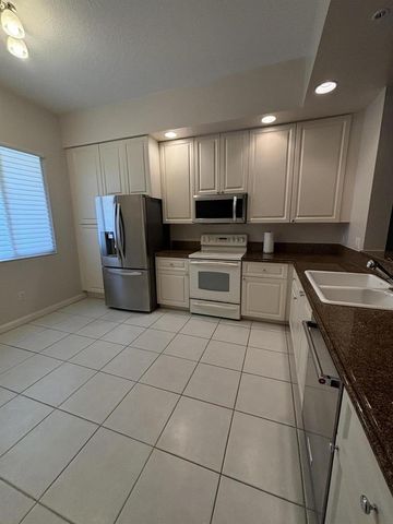 10 E Harbour Isle Dr Drive E 302, Fort Pierce, FL 34949