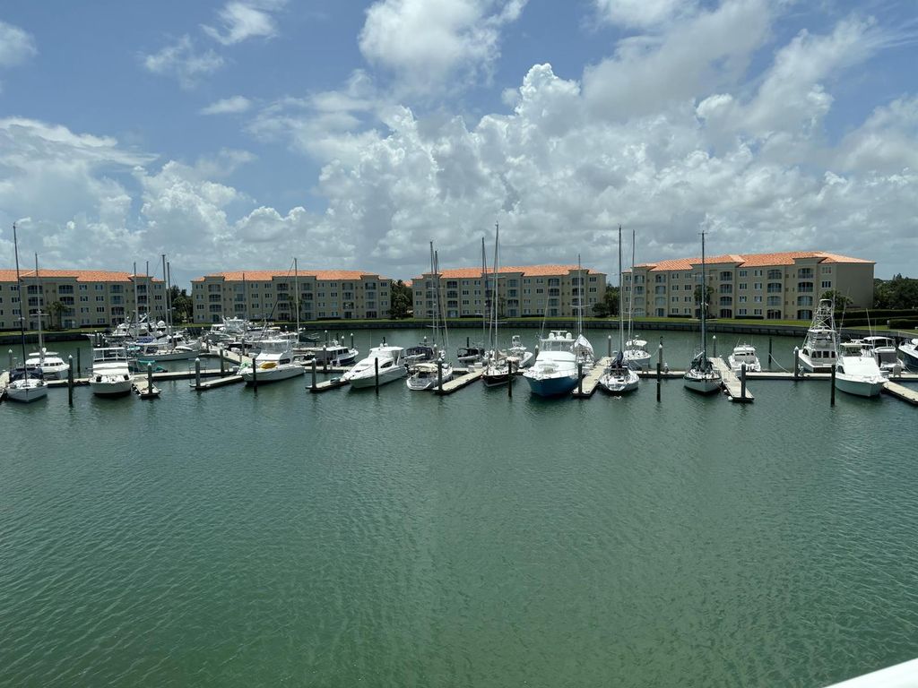 10 E Harbour Isle Dr Drive E 302, Fort Pierce, FL 34949