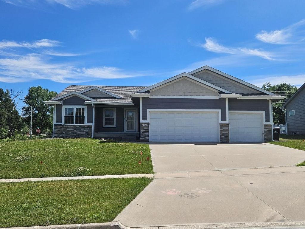 1101 Hunter Court, Adel, IA 50003
