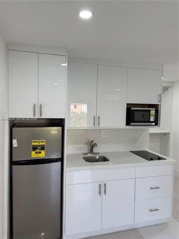 6820 SW 5th St 1, Miami, FL 33144