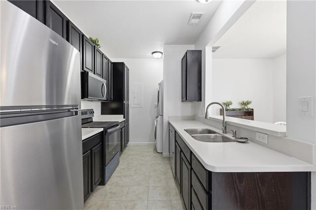 5945 Echingham DR, Virginia Beach, VA 23464