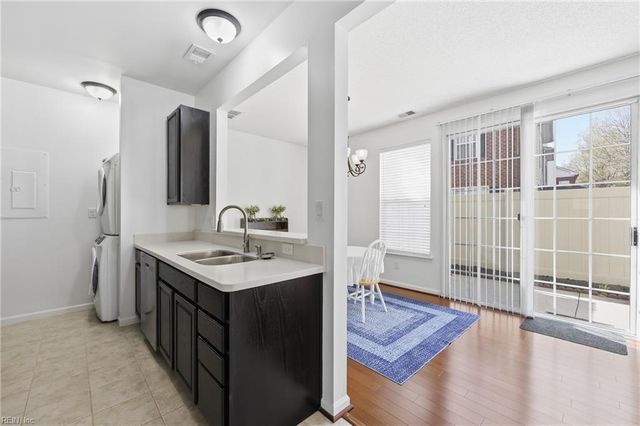 5945 Echingham DR, Virginia Beach, VA 23464