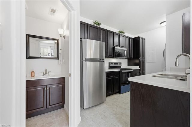 5945 Echingham DR, Virginia Beach, VA 23464