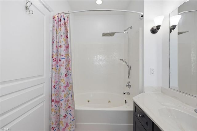 5945 Echingham DR, Virginia Beach, VA 23464