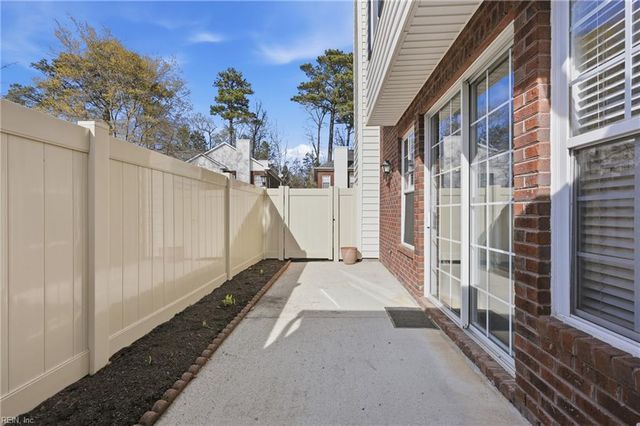 5945 Echingham DR, Virginia Beach, VA 23464