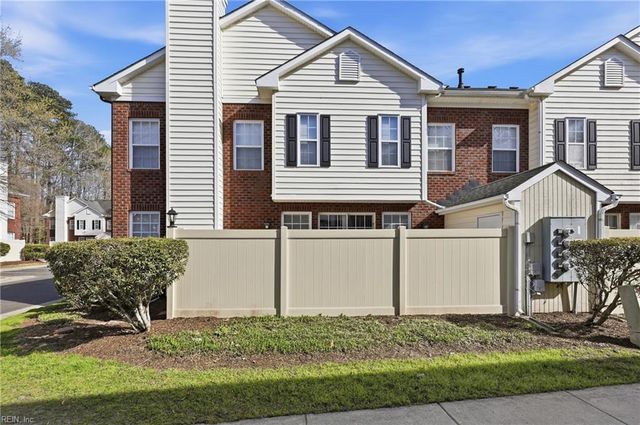 5945 Echingham DR, Virginia Beach, VA 23464