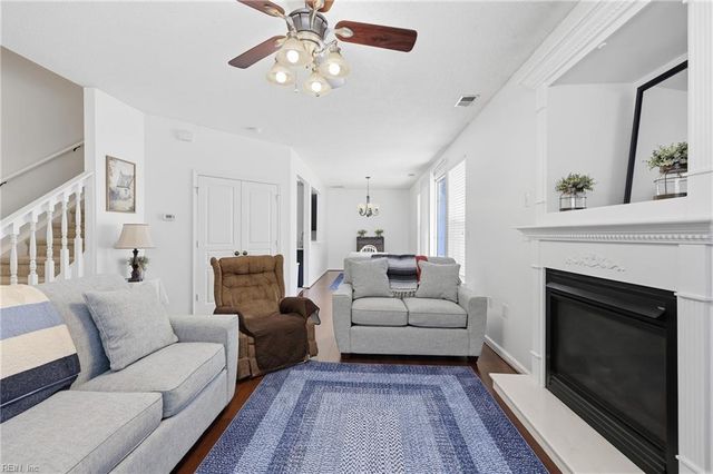 5945 Echingham DR, Virginia Beach, VA 23464