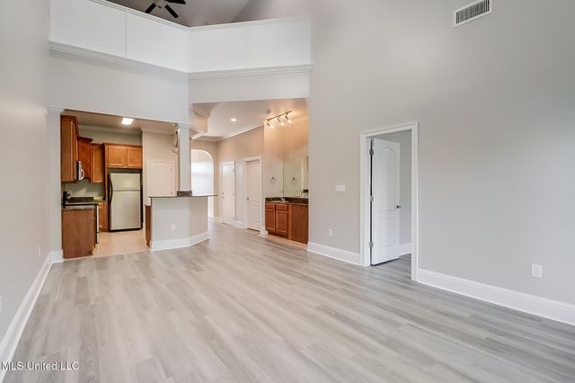 211 Capri Place, Ocean Springs, MS 39564