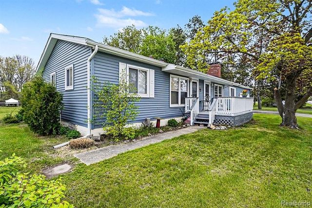 4987 E M 36, Pinckney, MI 48169
