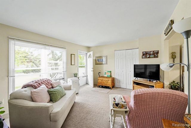 4987 E M 36, Pinckney, MI 48169