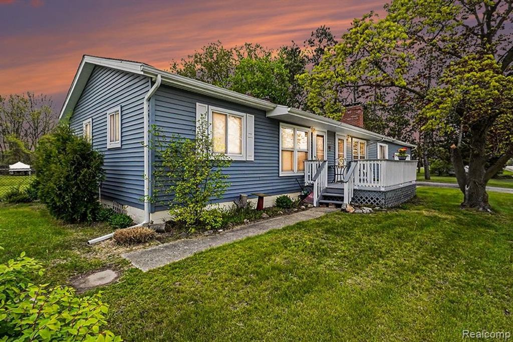 4987 E M 36, Pinckney, MI 48169