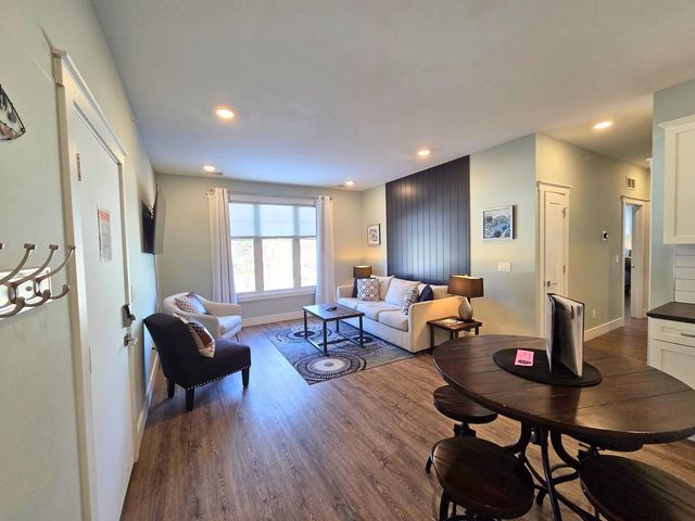 914 E Front Street, Traverse City, MI 49686