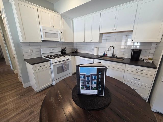 914 E Front Street, Traverse City, MI 49686